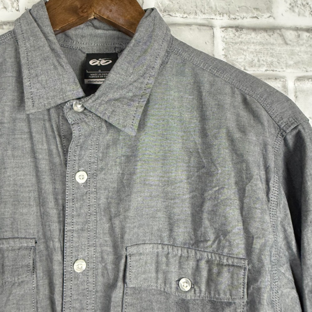 Nike 6.0 Mens Large Gray Long Sleeve Button Down Double Pocket Chambray Shirt